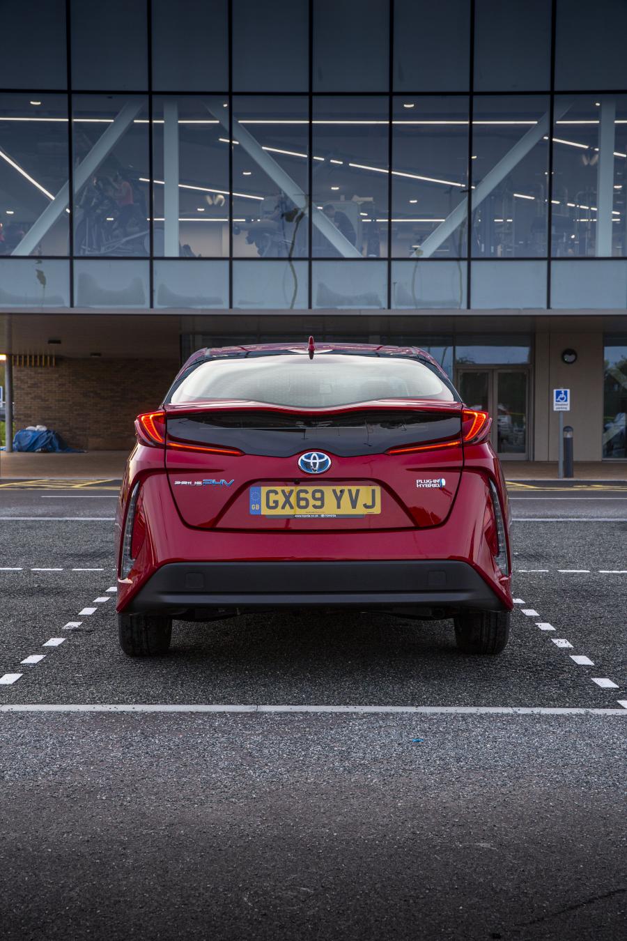  Toyota Prius Plug-in Hybrid Business Edition+ 2019 года  (UK) (фото 30 из 30)
